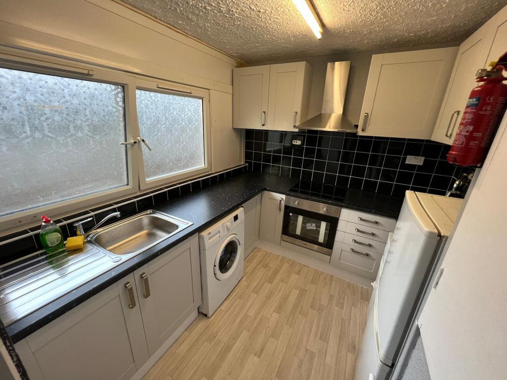Large Single Room - E1(Zone 1)